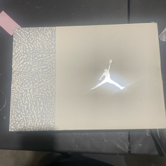 Jordan 3 - Picture 3 of 3
